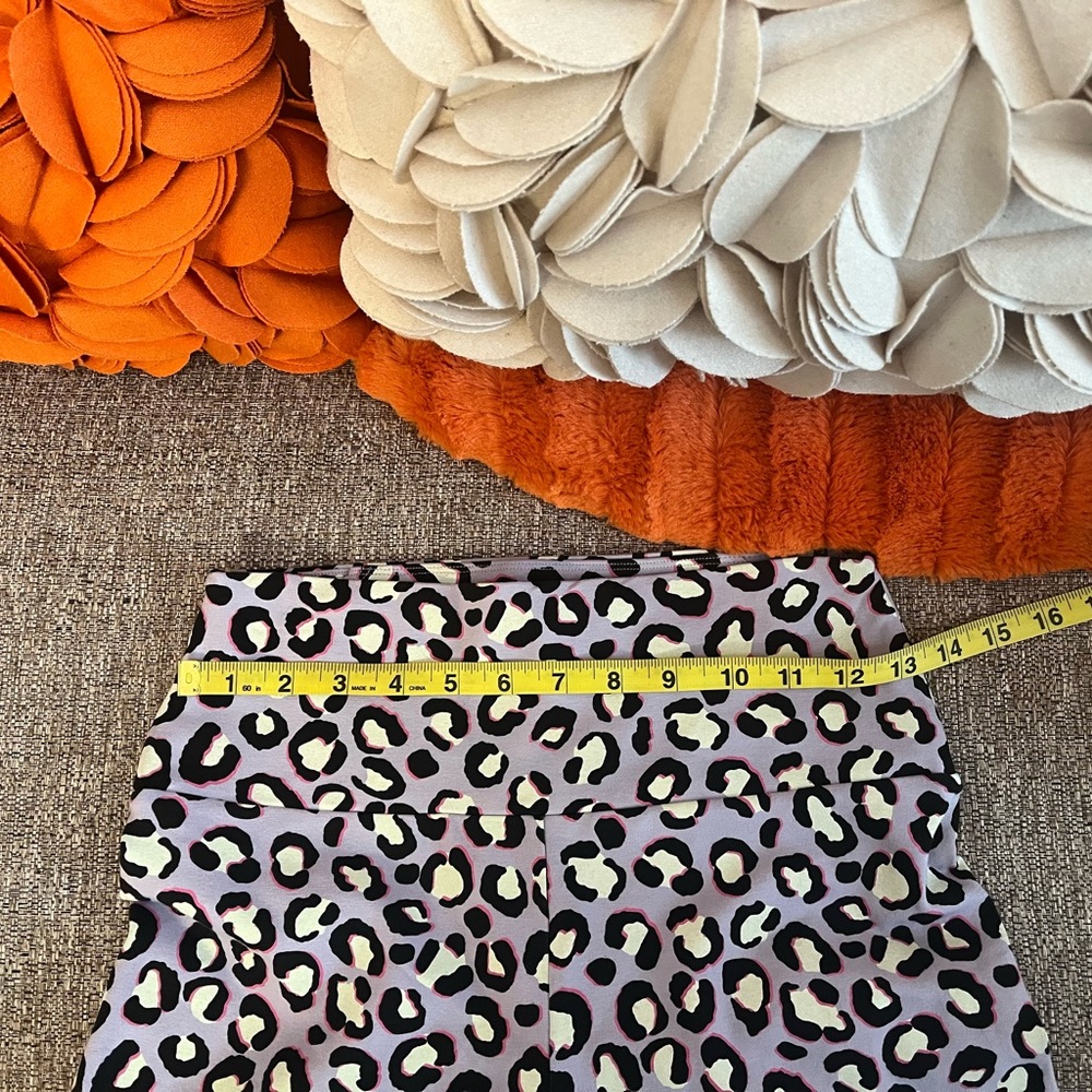 ❣️🆕UGG Purple&Black Animal Print Saylor Leggings❣️ - Picture 8 of 10